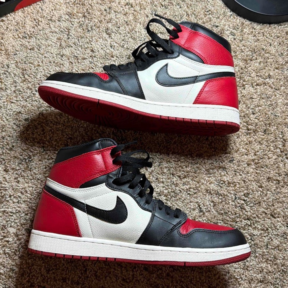 Nike Air Jordan 1 Retro High OG 'Bred Toe'